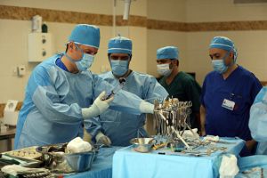 همایش Update Aortic Root Surgery در مرکز قلب و عروق شهید رجایی: عکس شماره 6 / 12